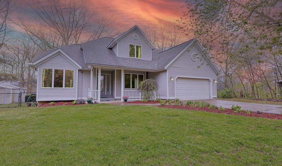3367 Northview Ln, Allegan, MI 49010 - 4 Beds, 3 Bath