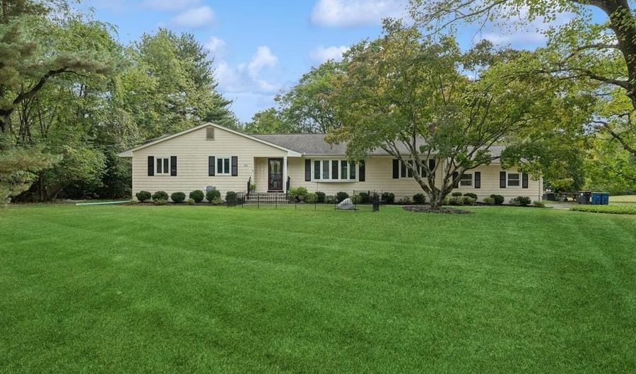 102 JAMESTOWN Rd, Belle Mead, NJ 08502 - 3 Beds, 3 Bath