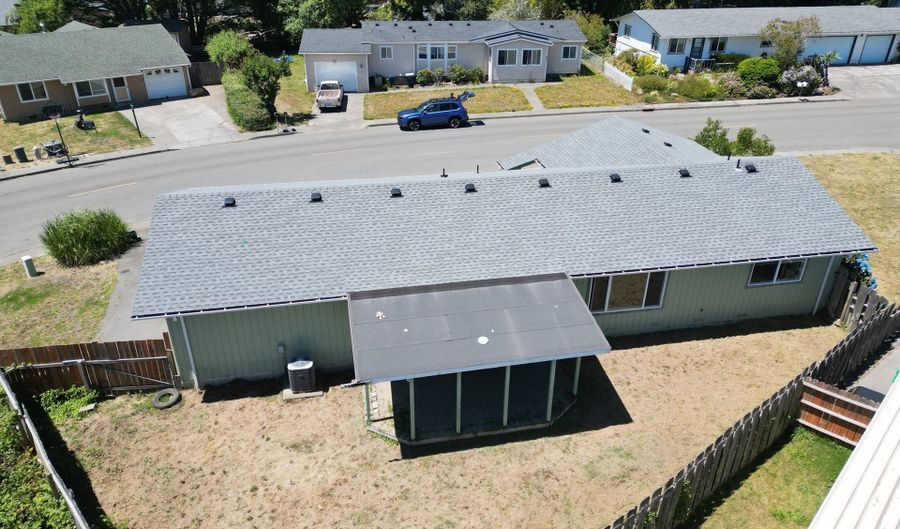 824 KEVIN Pl, Brookings, OR 97415 - 3 Beds, 2 Bath