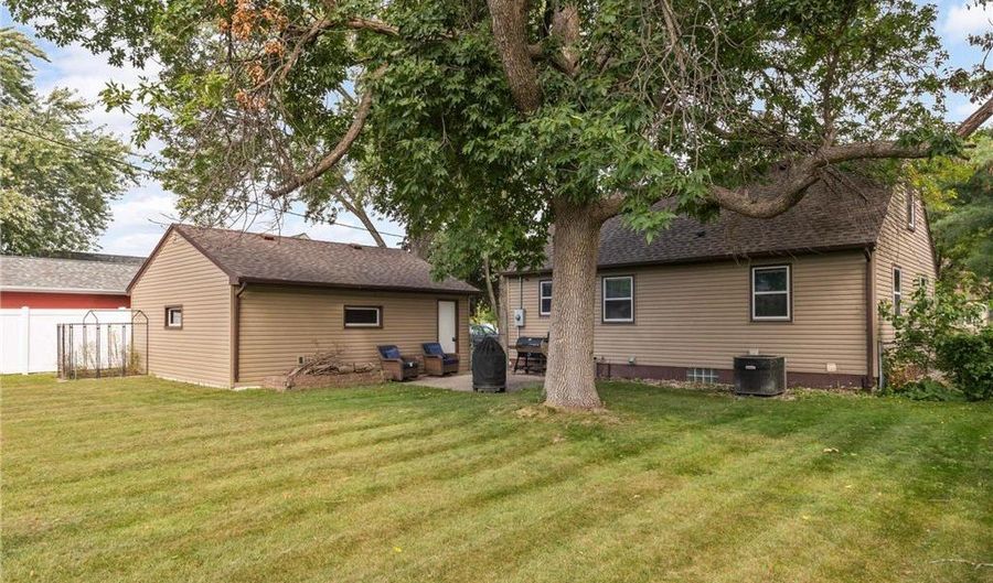 818 Madison St, Anoka, MN 55303 - 3 Beds, 2 Bath