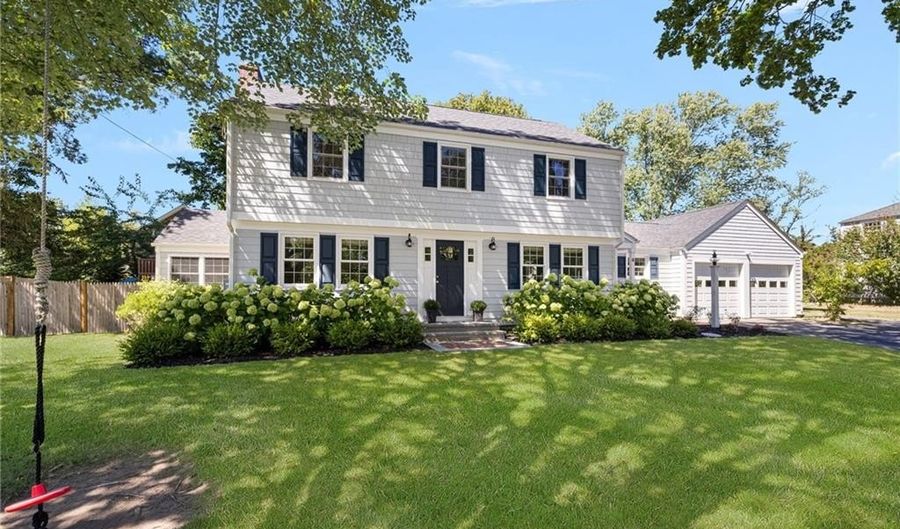 5 Lee Rd, Barrington, RI 02806 - 3 Beds, 3 Bath