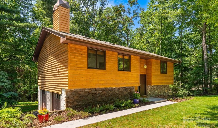 2 Oak Grove Rd, Arden, NC 28704 - 3 Beds, 2 Bath