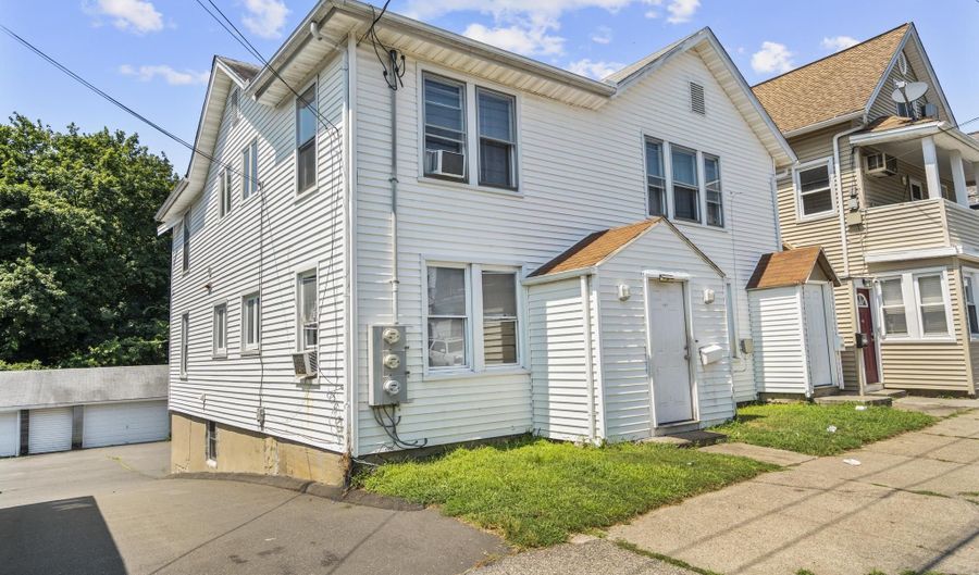117 N State St, Ansonia, CT 06401 - 6 Beds, 2 Bath