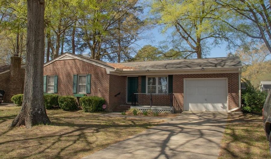 203 Price St, Roanoke Rapids, NC 27870 - 3 Beds, 2 Bath