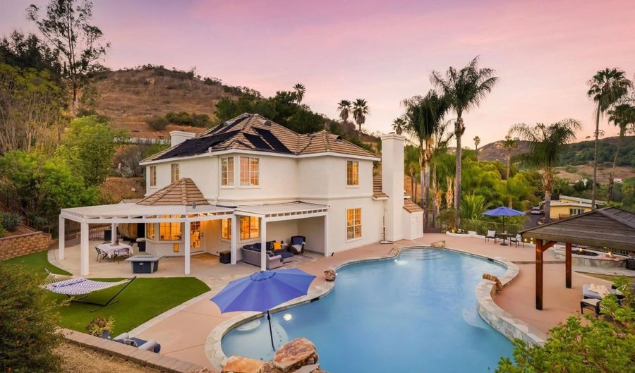2110 Campo Pl, Escondido, CA 92027 - 5 Beds, 3 Bath
