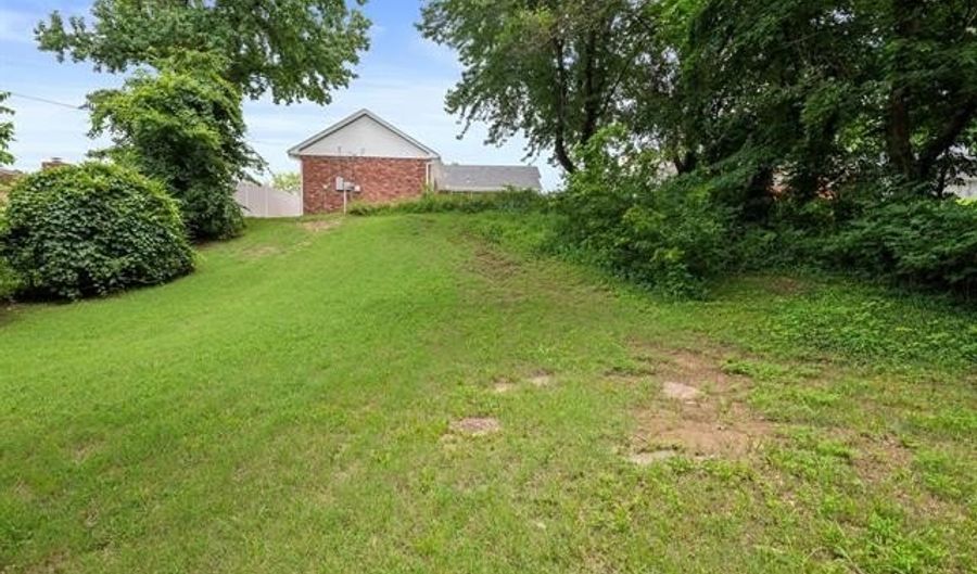 927 Macklyn Ln, Bartlesville, OK 74006 - 3 Beds, 2 Bath