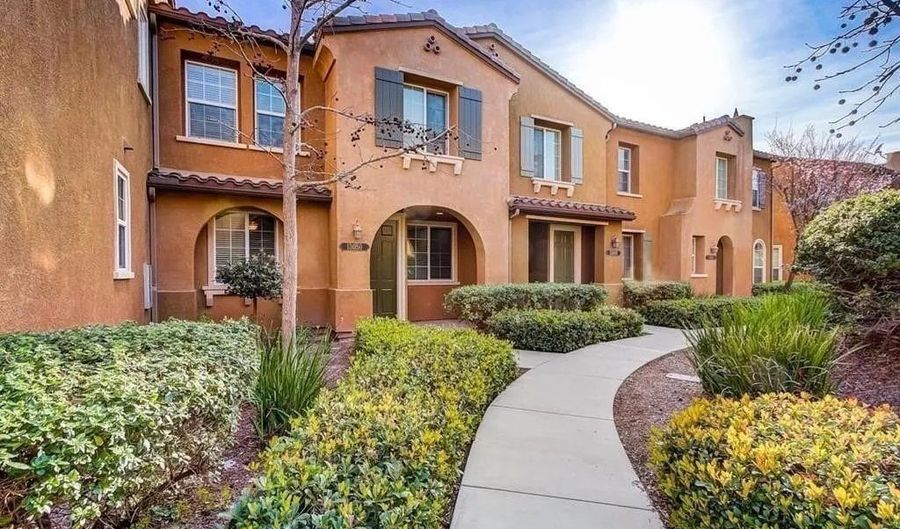 13050 Jicama Ter, San Diego, CA 92130 - 3 Beds, 3 Bath