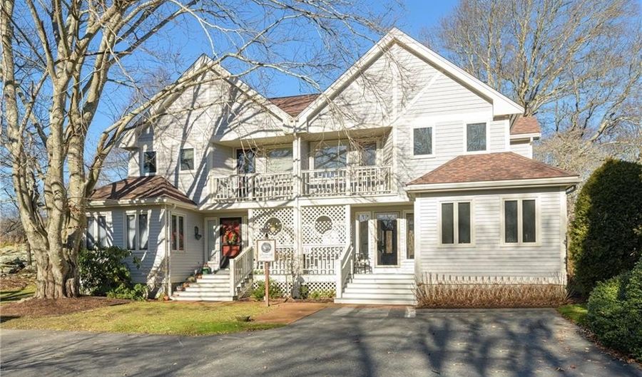 15 Hammersmith Rd 31A, Newport, RI 02840 - 2 Beds, 2 Bath