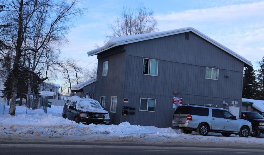 1310 Ingra St, Anchorage, AK 99501 - 7 Beds, 6 Bath