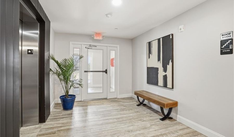 9 Joseph N Zenga Jr Blvd 307, East Greenwich, RI 02818 - 1 Beds, 1 Bath