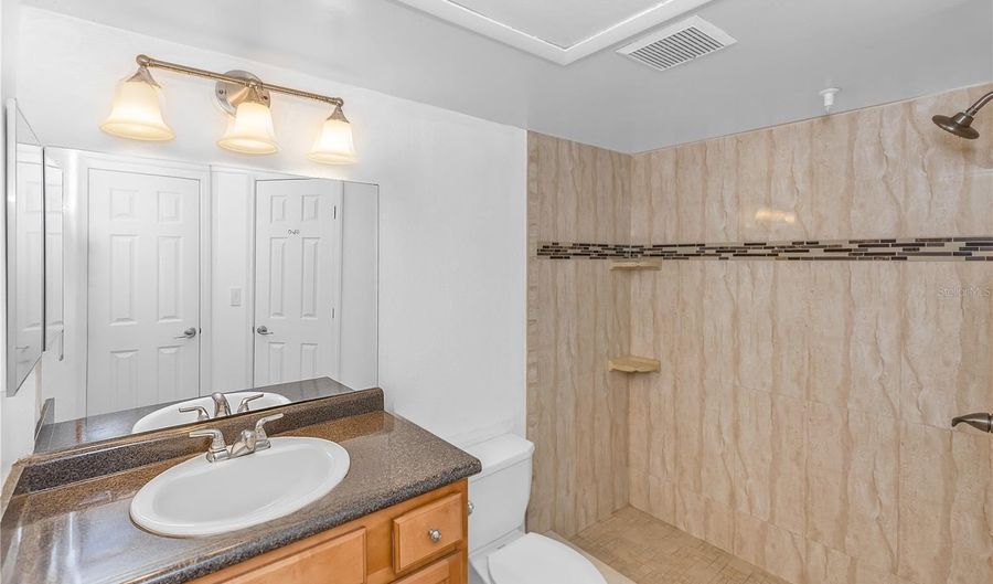 355 LAKEPOINTE Dr 102, Altamonte Springs, FL 32701 - 2 Beds, 2 Bath