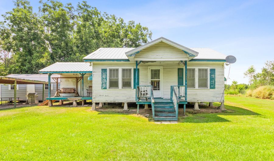 8908 Hwy 343, Abbeville, LA 70510 - 2 Beds, 1 Bath