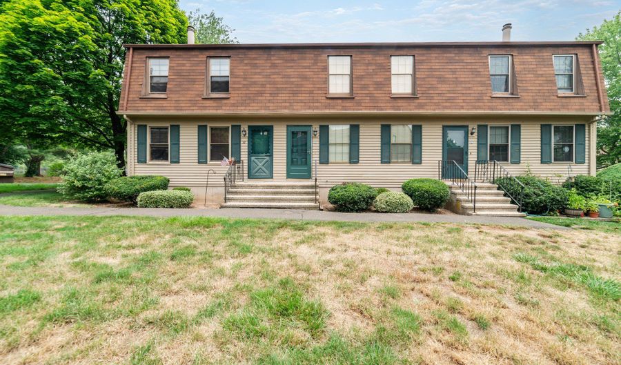 33 Bay Path Way 33, Branford, CT 06405 - 2 Beds, 2 Bath