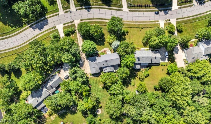561 Willard Rd, Aurora, OH 44202 - 4 Beds, 3 Bath