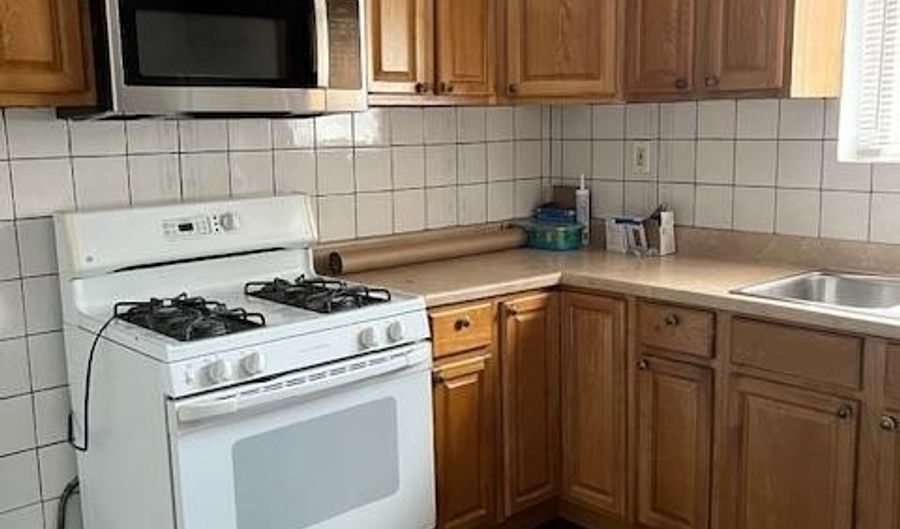 22 E 48TH St, Bayonne, NJ 07002 - 1 Beds, 1 Bath