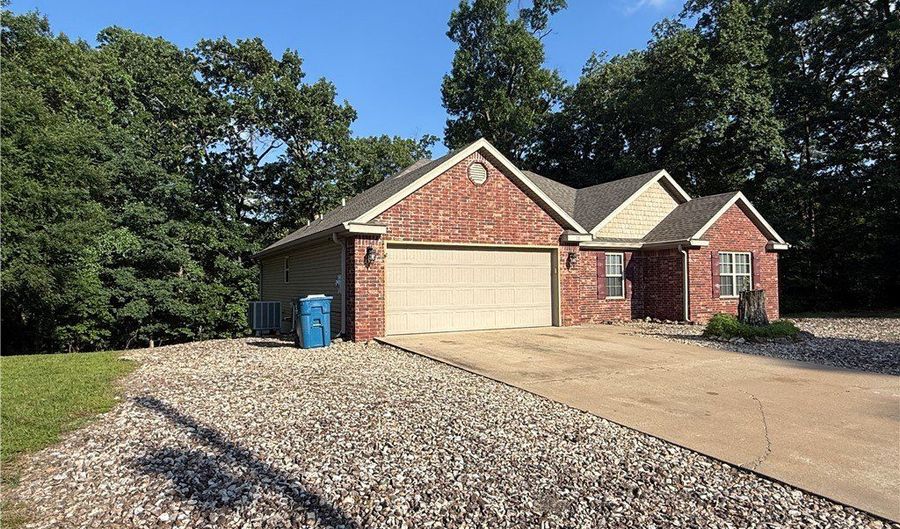 11 Kendal Dr, Bella Vista, AR 72714 - 3 Beds, 2 Bath