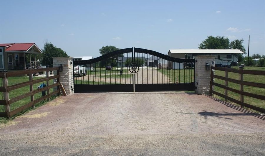 11872 County Road 577, Anna, TX 75409 - 2 Beds, 1 Bath