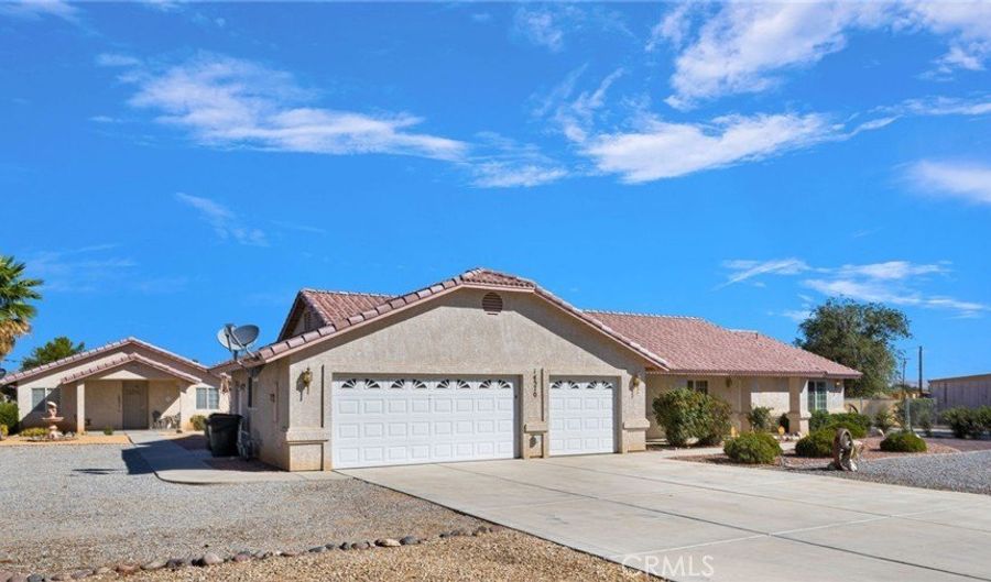 14570 Gayhead, Apple Valley, CA 92307 - 5 Beds, 3 Bath
