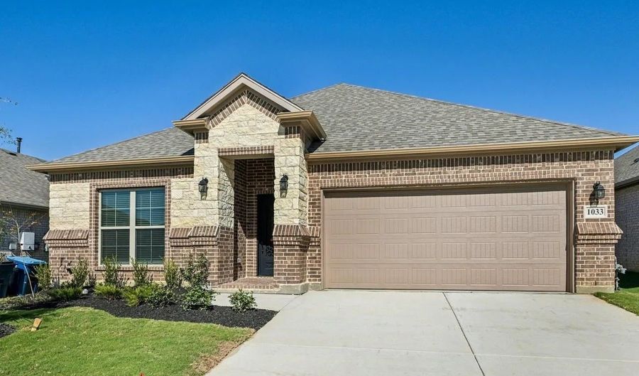 1033 Nighthawk Trl, Alvarado, TX 76009 - 3 Beds, 2 Bath