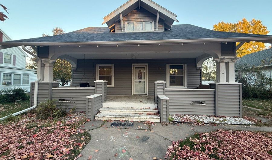 939 S 4th St, Albion, NE 68620 - 3 Beds, 2 Bath