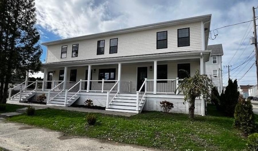 228 State St 1, Bristol, RI 02809 - 2 Beds, 2 Bath