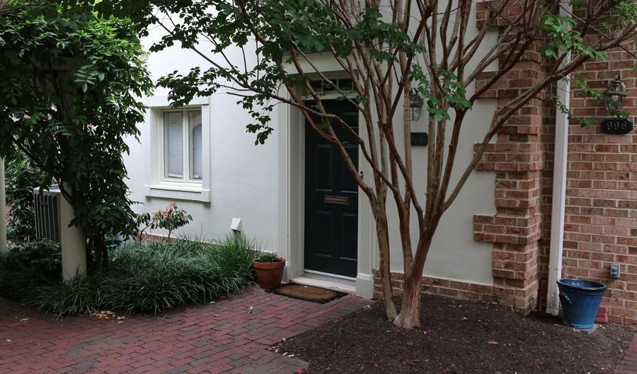 998 N ROYAL St, Alexandria, VA 22314 - 3 Beds, 3 Bath