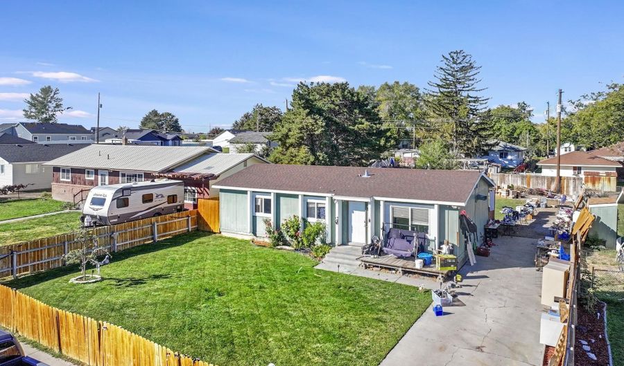 944 Kathrine St, Buhl, ID 83316 - 3 Beds, 2 Bath