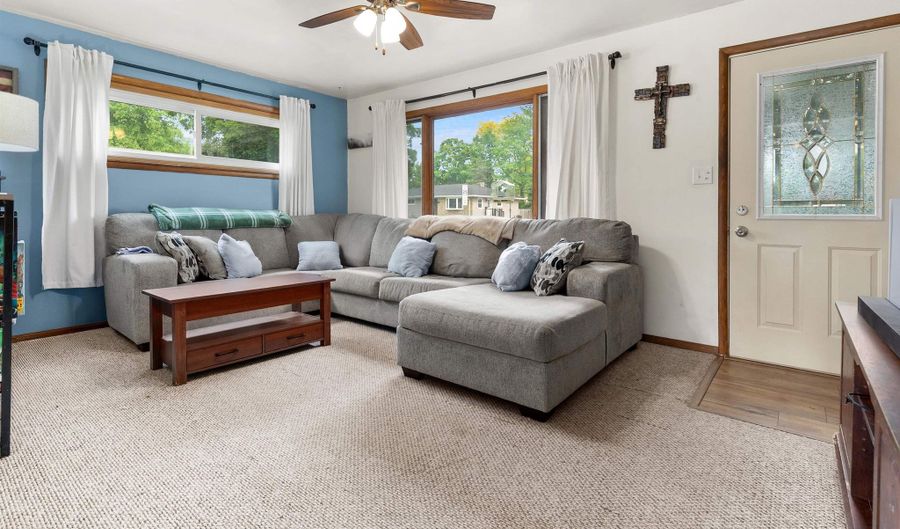 1413 E MARQUETTE St, Appleton, WI 54911 - 3 Beds, 1 Bath