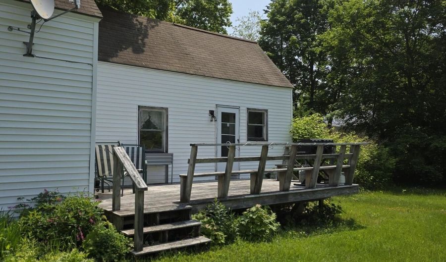 18 Cedar Ln, Belfast, ME 04915 - 2 Beds, 1 Bath