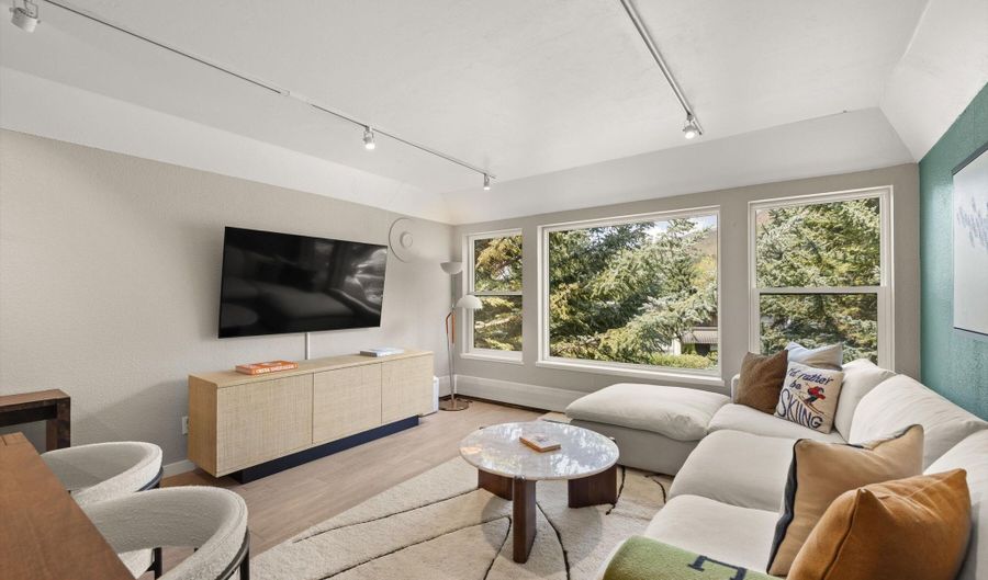 950 VINE St, Aspen, CO 81611 - 3 Beds, 2 Bath