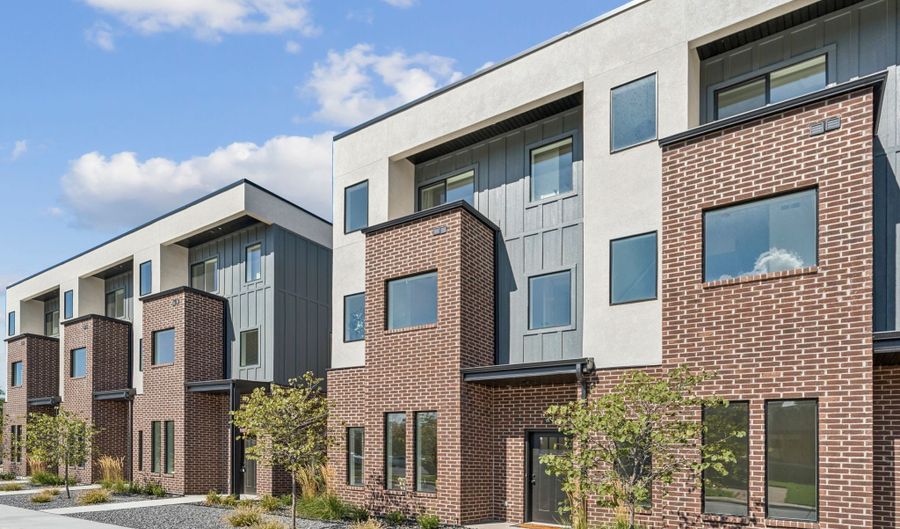 254 N MAIN St, Bountiful, UT 84010 - 2 Beds, 3 Bath