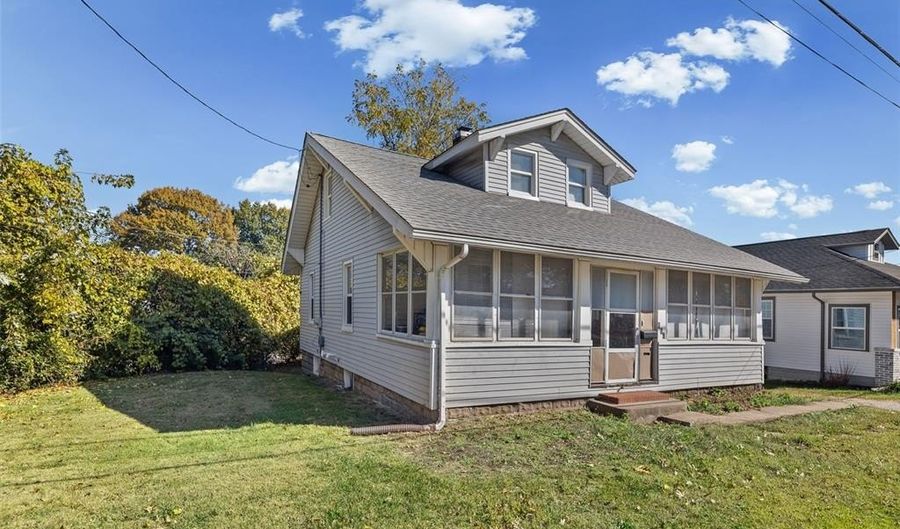 607 Milton Rd, Alton, IL 62002 - 3 Beds, 1 Bath