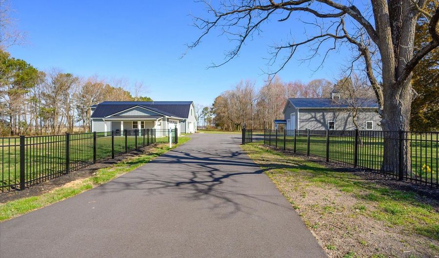 10463 N BEACH Hwy, Greenwood, DE 19950 - 3 Beds, 2 Bath