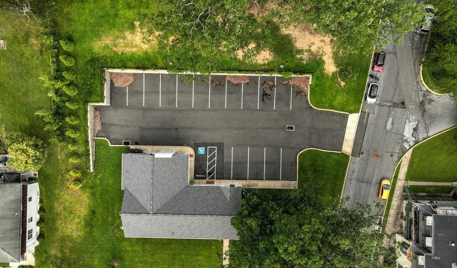 270 FRIEDENSBURG Rd, Reading, PA 19606 - 5 Beds, 4 Bath