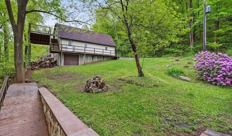 750 Lake Side, Addison, PA 15411 - 3 Beds, 3 Bath