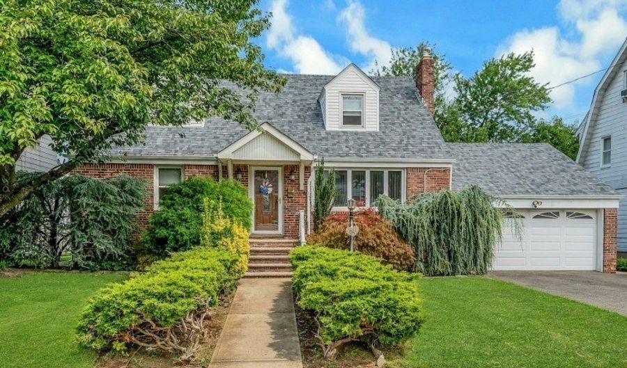 34 Berkeley Ave, Belleville, NJ 07109 - 4 Beds, 3 Bath