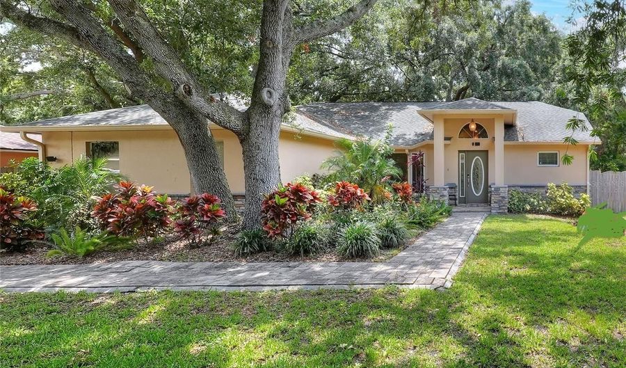 1300 ARIANA WOODS Cir, Auburndale, FL 33823 - 4 Beds, 2 Bath