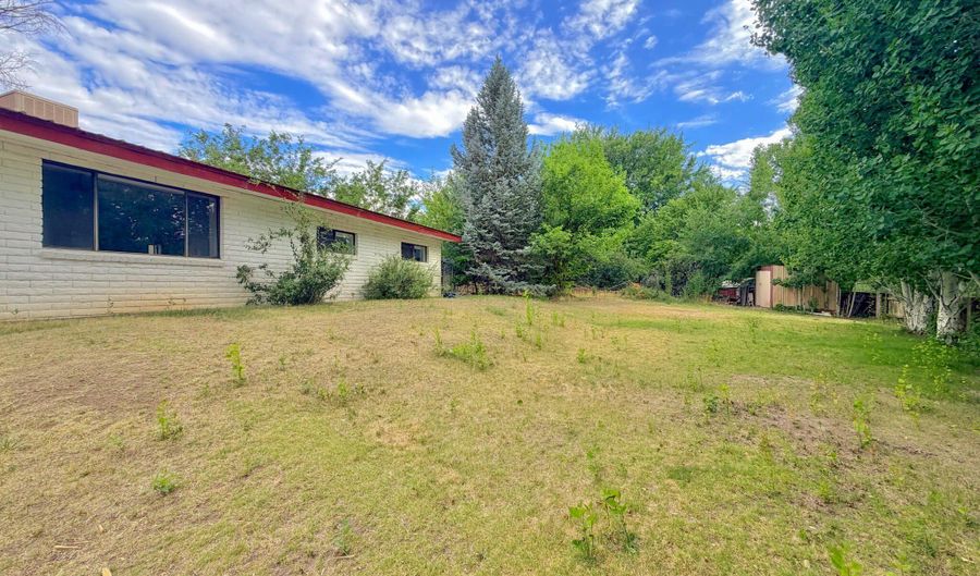 333 CLARK Dr, Aztec, NM 87410 - 3 Beds, 2 Bath