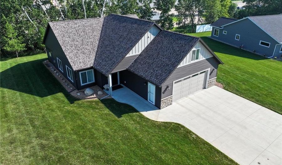 250 Rodeo Rd, Alexandria, MN 56308 - 3 Beds, 3 Bath