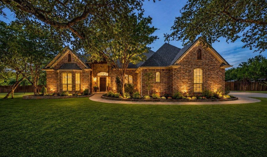 101 Black Oak Dr, Aledo, TX 76008 - 4 Beds, 4 Bath