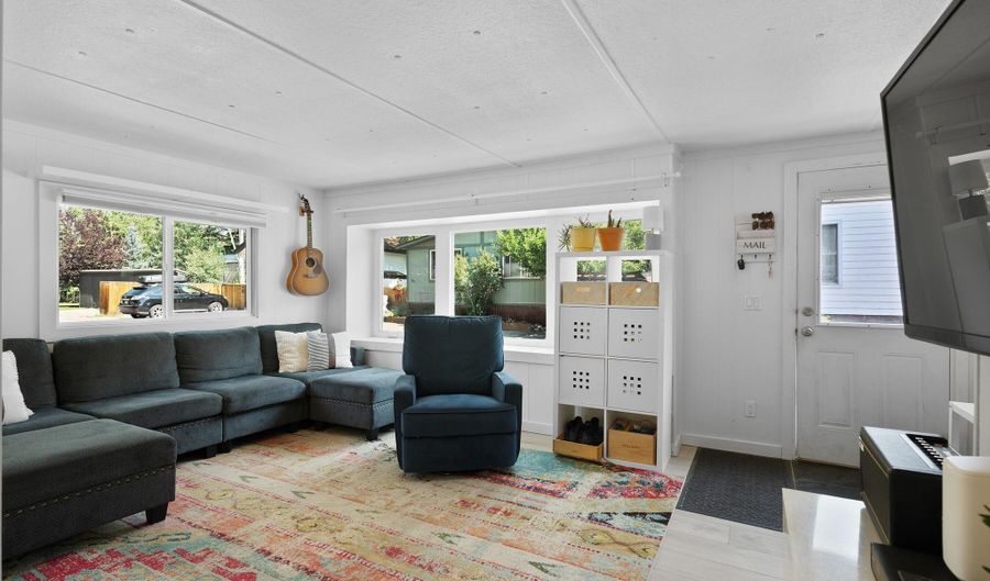 306 Oak Ln, Aspen, CO 81611 - 2 Beds, 1 Bath