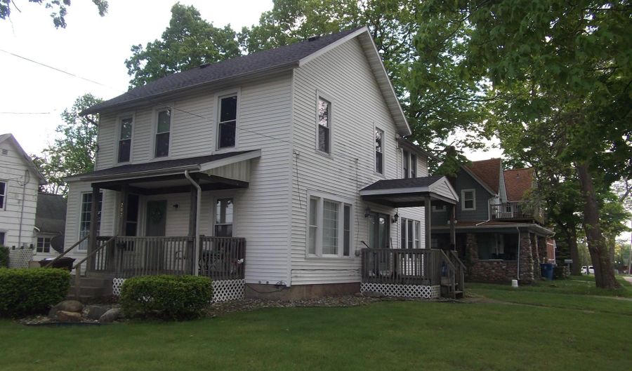 401 W Gale St, Angola, IN 46703 - 4 Beds, 2 Bath