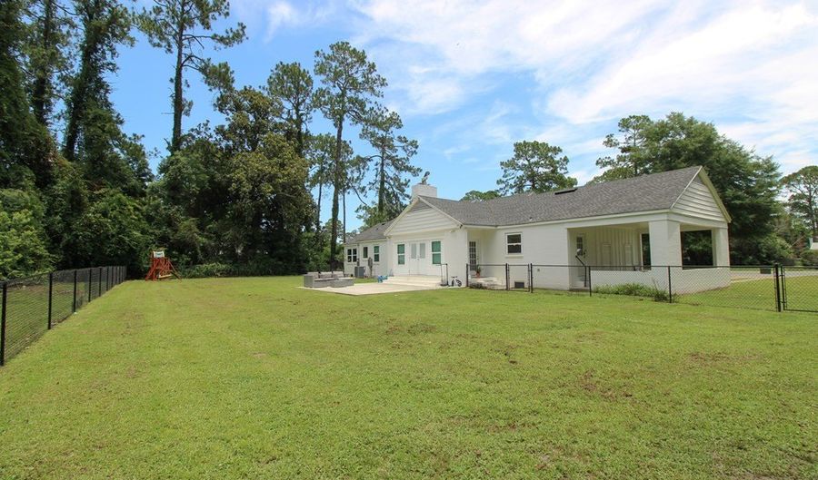502 Hutchinson Ave, Adel, GA 31620 - 4 Beds, 2 Bath