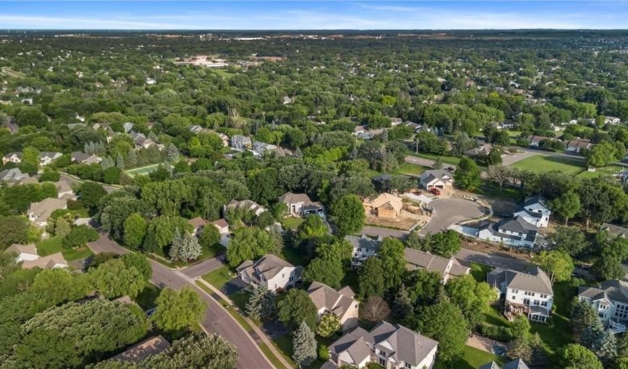 13845 Essex Trl, Apple Valley, MN 55124 - 5 Beds, 4 Bath
