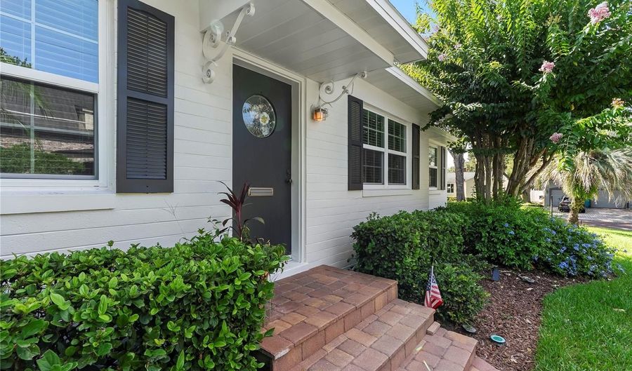 600 SHERIDAN Blvd, Orlando, FL 32804 - 2 Beds, 2 Bath