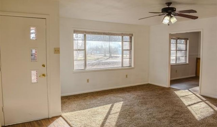 801 NE 4th St, Antlers, OK 74523 - 3 Beds, 2 Bath