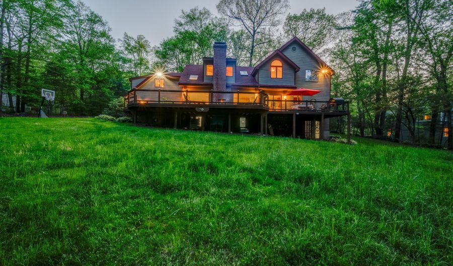 104 Barnes Hill Rd, Burlington, CT 06013 - 4 Beds, 3 Bath