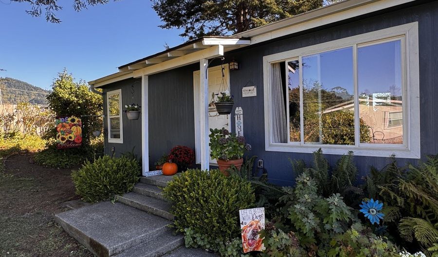 97818 HANSCAM Ln, Brookings, OR 97415 - 3 Beds, 3 Bath