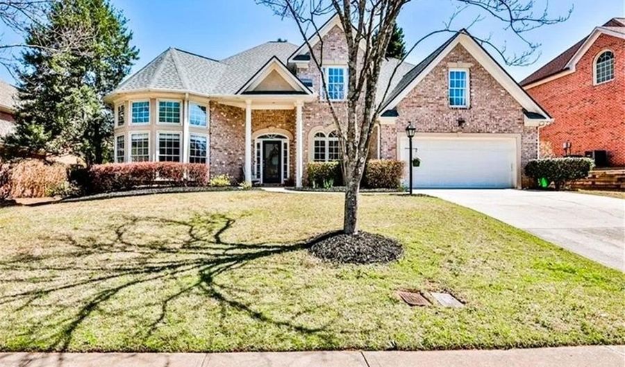 3680 Highcroft Cir, Peachtree Corners, GA 30092 - 5 Beds, 4 Bath