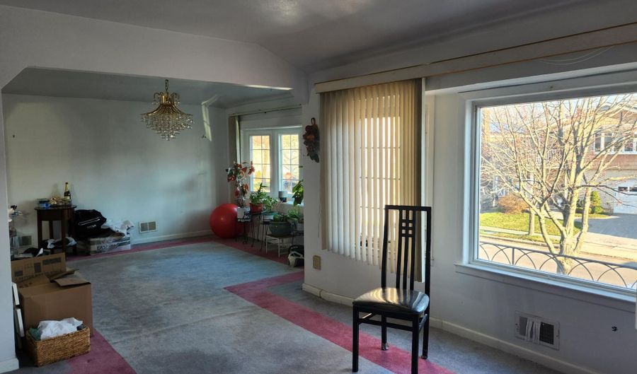 137 Laredo Ave, Staten Island, NY 10312 - 5 Beds, 4 Bath